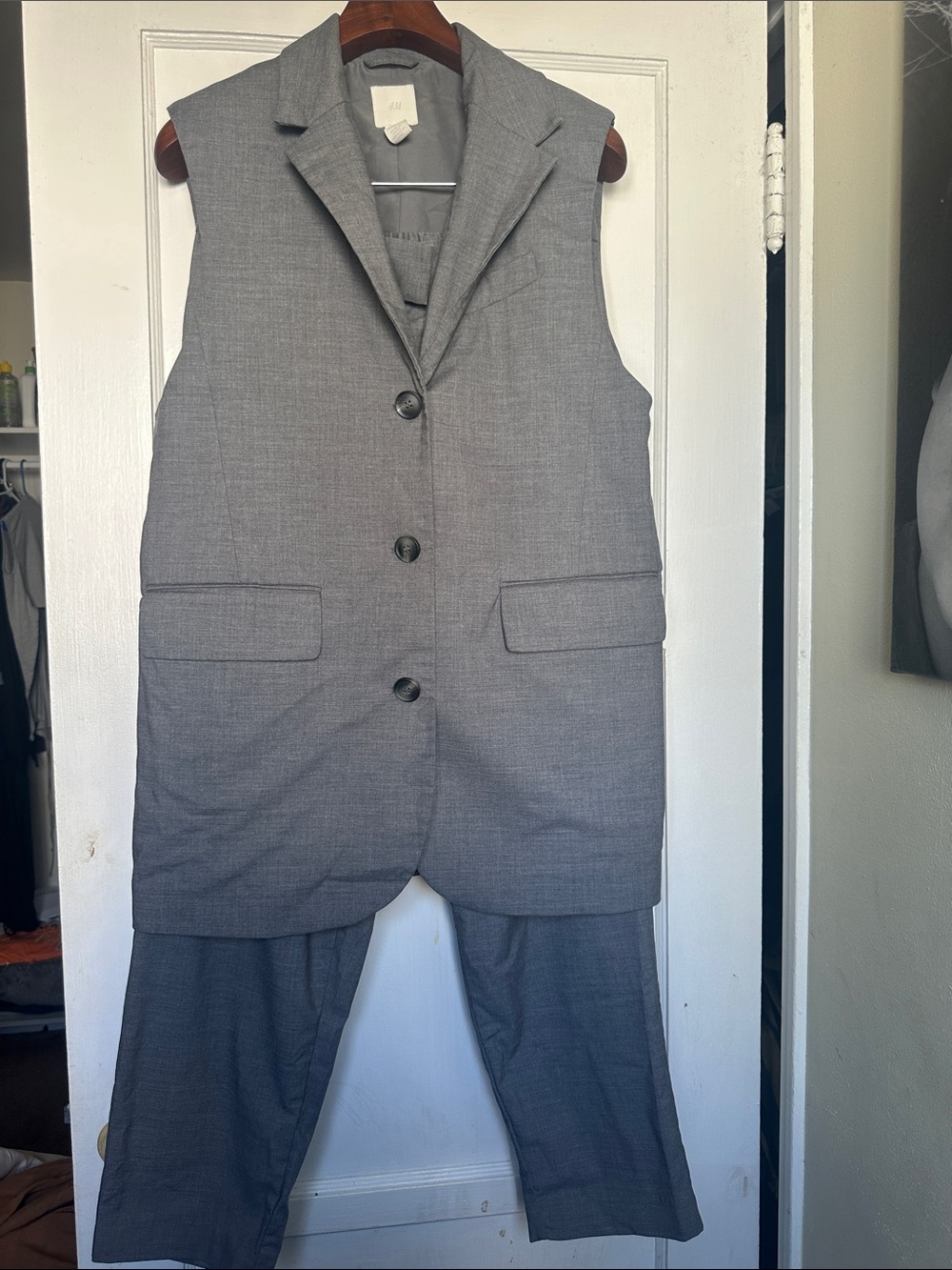 H&M Gray Sleeveless Blazer Vest with Matching Trousers